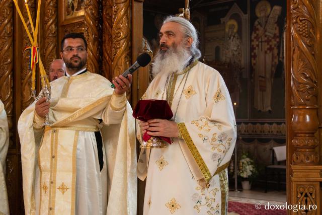 PS Antonie a slujit la hramul bisericii „Binecredinciosul Voievod Ştefan cel Mare şi Sfânt” din Iaşi
