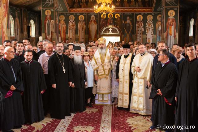 PS Antonie a slujit la hramul bisericii „Binecredinciosul Voievod Ştefan cel Mare şi Sfânt” din Iaşi