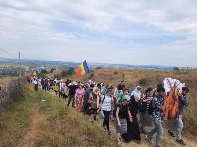 Pelerinajul pedestru „La pas pe colinele sfinte ale Iașului”