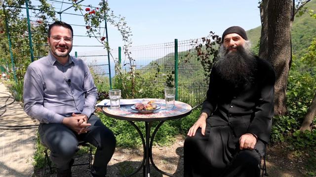 (Video) Părintele Pimen Vlad din Muntele Athos, despre valoarea sufletului într-o lume materială
