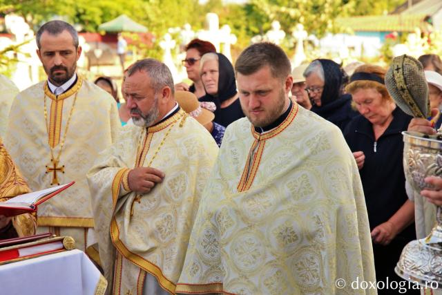 Biserica închinată Sfântului Ierarh Nicolae din Bădiuți a fost târnosită