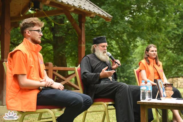 Pr. Nicodim Petre