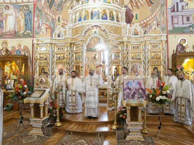 (Video) Slujire arhierească la hramul Bisericii din Tașca, Jud. Neamț