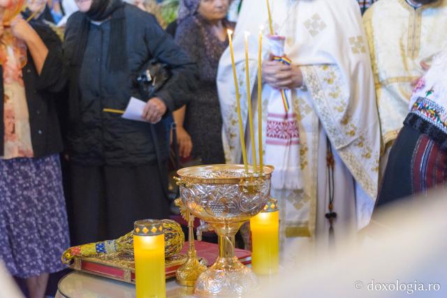 Vas cu aghiazmă