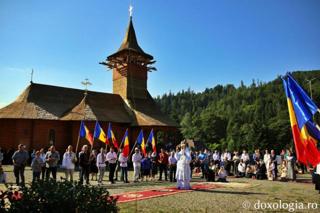 IPS Teofan, prezent la hramul Mănăstirii Paltin Petru-Vodă / Foto: Flavius Popa