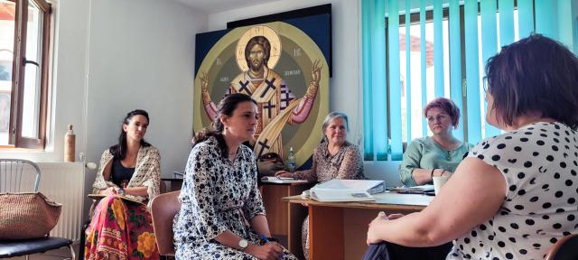 Cursanți în cadrul programului de consiliere în domeniul adicțiilor