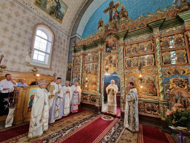 PS Părinte Ieronim la Sfânta Liturghie