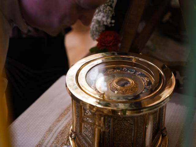 Moaștele Sfântului Nectarie, duse în Parohia Secu-Tașca