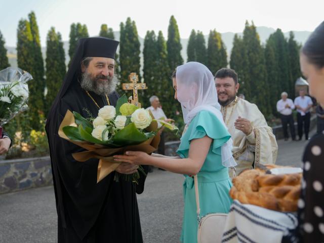 PS Părinte Nichifor, primit la Parohia Secu-Tașca din județul Neamț