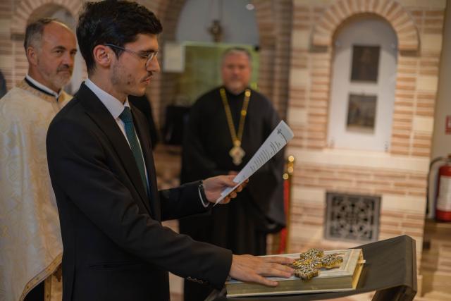Dr. Emanuel Buta depunând jurământul de credință