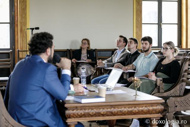 Participanți la atelierul de muzică psaltică