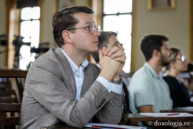 Participanți la atelierul de muzică psaltică