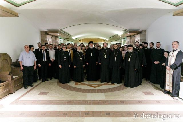 Fotografie de grup după depunerea jurământului de credință