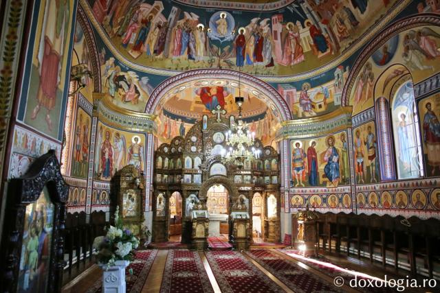 Interiorul Bisericii „Sfântul Gheorghe” din Piatra Neamț / Foto: Flavius Popa