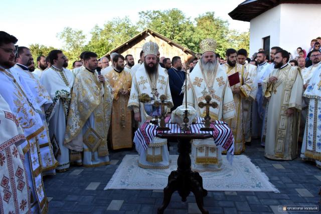PS Ignatie și PS Damaschin Dorneanul au slujit împreună în ziua Sfinților Părinți Ioachim și Ana