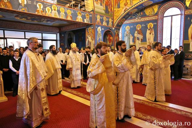 Moment din Sfânta Liturghie oficiată de PS Nichifor Botoșăneanul la Seminarul Teologic din Iași / Foto: Flavius Popa