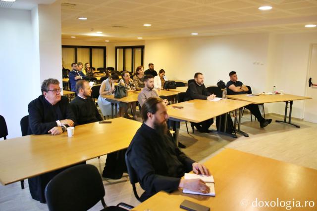 Publicul prezent la susținerea lucrării de doctorat a dr. Andrei Irina / Foto: Flavius Popa