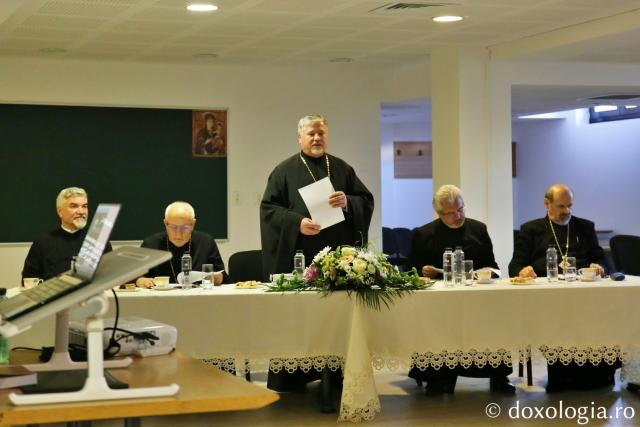Comisia de doctorat, prezidată de pr. prof. univ. dr. Viorel Sava, directorul Școlii Doctorale a Facultății de Teologie Ortodoxă din Iași / Foto: Flavius Popa