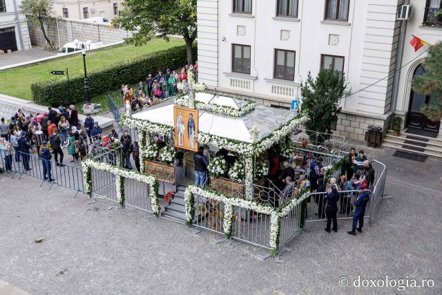 (Foto) Jurnal de pelerin la Sfânta Cuvioasă Parascheva – Ziua a II-a