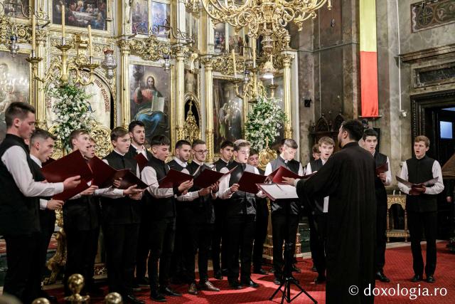 Grupul psaltic „Victor Ojog” al Seminarului Teologic Ortodox „Veniamin Costachi” Mănăstirea Neamț / Foto: Oana Nechifor