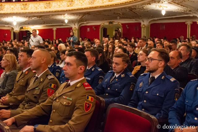 Participanți la Simpozion