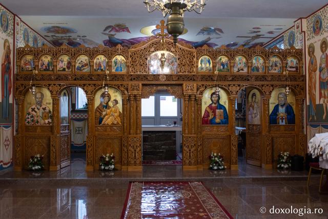Catapeteasmă de biserică ortodoxă