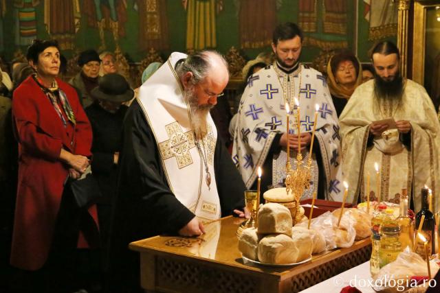 PS Ignatie, Episcopul Hușilor, la hramul Bisericii „Sfânta Parascheva” din Păcurari - Iași / Foto: Flavius Popa