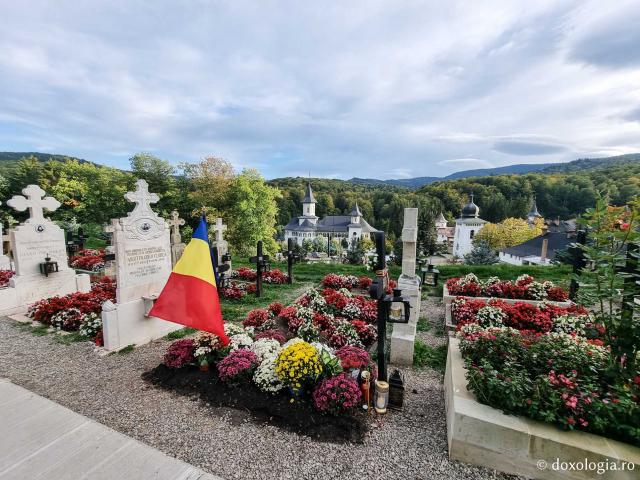 Mormântul Părintelui Simeon Zaharia