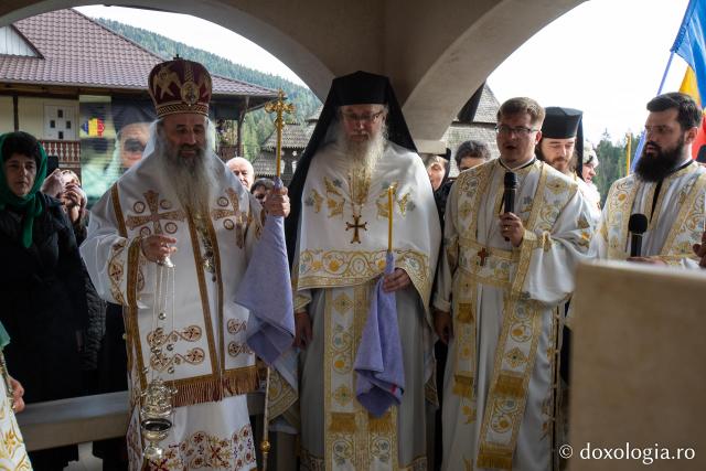 IPS Teofan, la mormântul părintelui Justin Pârvu