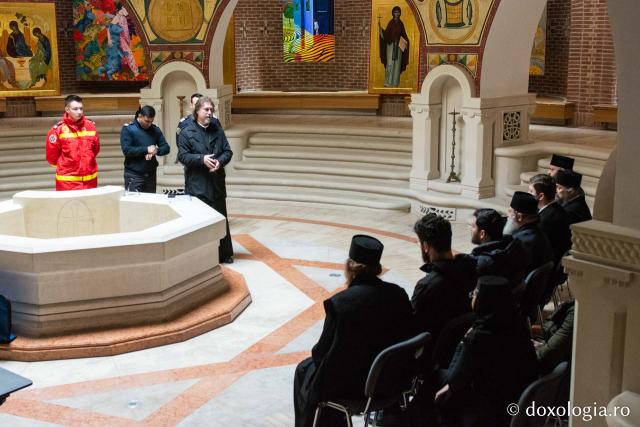 Instructaj ISU pentru angajați din cadrul Centrului Eparhial Iaşi