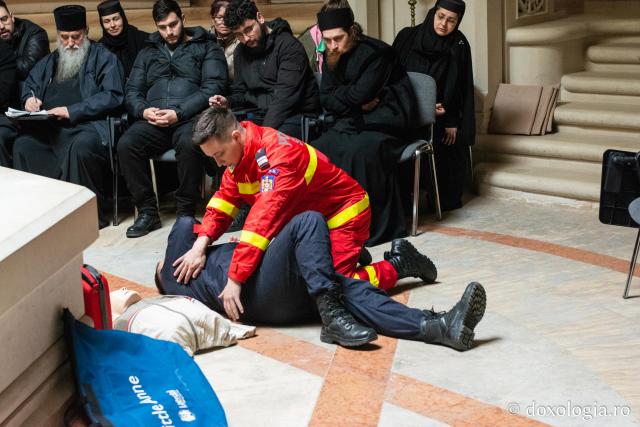 Instructaj ISU pentru angajați din cadrul Centrului Eparhial Iaşi