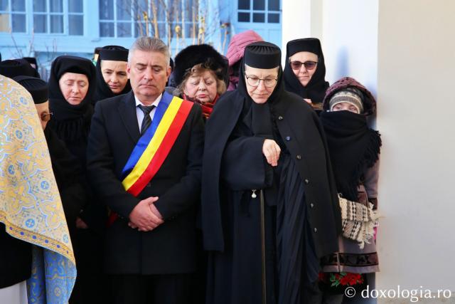 Stavrofora Iosefina Giosanu și primarul Neculai Nastasă