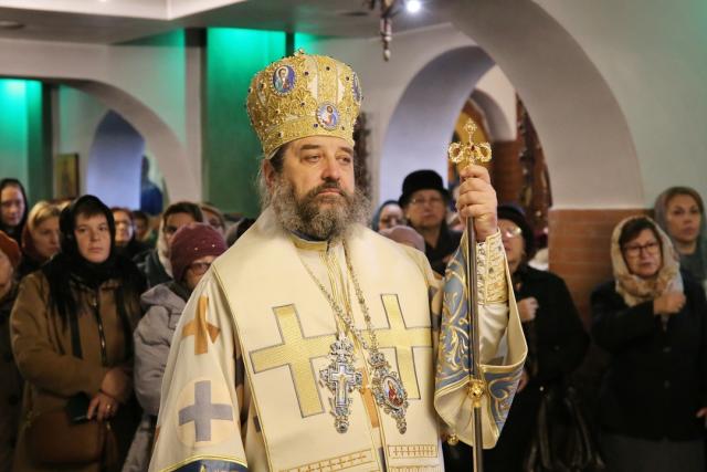 PS Nichifor Botoșăneanul slujind la Biserica „Izvorul Tămăduirii” CUG Iași, cu prilejul celui de-al doilea hram / Foto: Flavius Popa