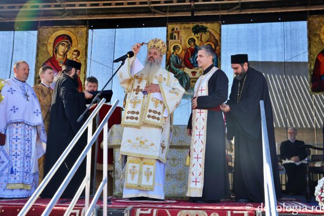 Pr. Bogdan Eugen Sârbu a fost hirotesit de IPS Teofan întru iconom stavrofor / Foto: Flavius Popa
