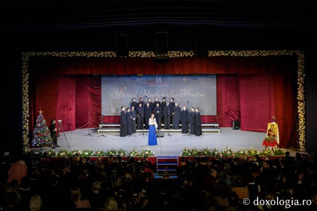(Foto) Concertul de colinde al Mitropoliei Moldovei și Bucovinei „Slăvind Nașterea lui Hristos” – 2023