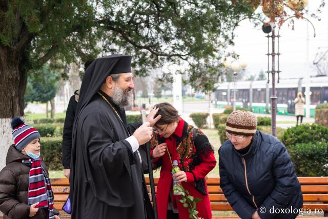 Întâmpinarea ierarhului la slujba de hram la biserica „Sfântul Nicolae Domnesc”