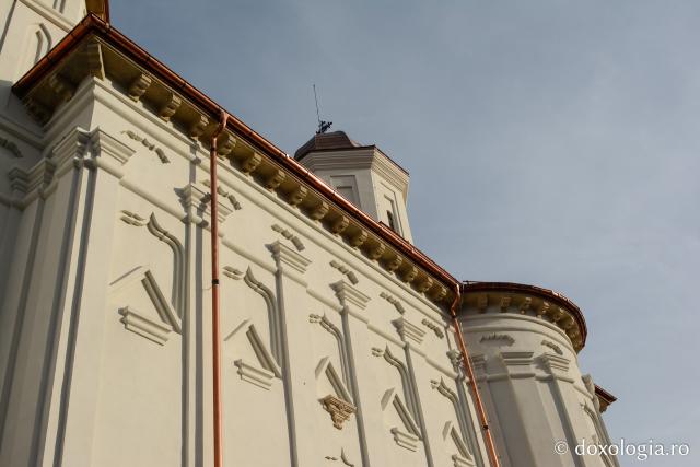 Lucrările de restaurare ale bisericilor „Sfinţii Teodori” din Iași și „Sfântul Dimitrie” din Soroca – Republica Moldova au fost finalizate