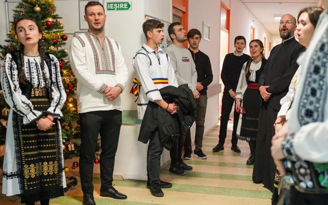 colindători la Spitalul Județean de Urgență Alba Iulia