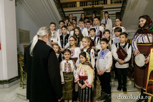 (Foto) Byzantion și Mini-Byzantion – Colindători la Reședința Mitropolitană 2023
