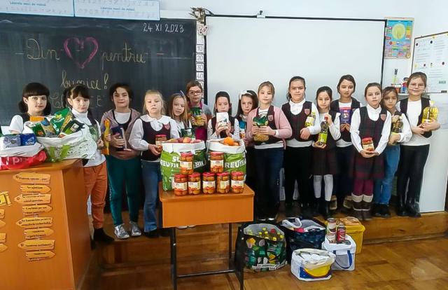 Elevii liceului „Vasile Conta” Târgu-Neamț