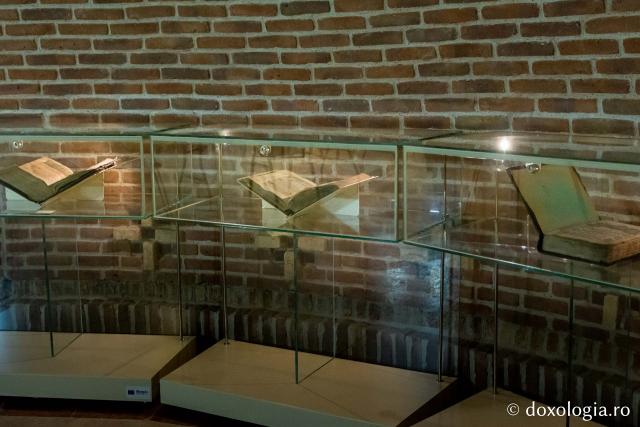 Expoziție aniversară de Cazanii, la Muzeul Mitropolitan din Iași