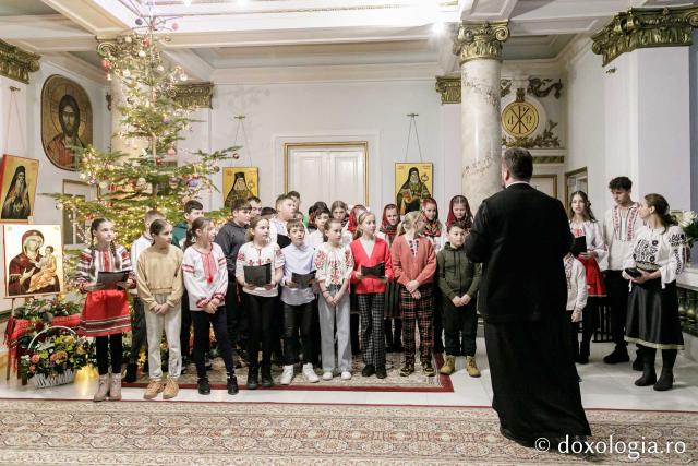 (Foto) Parohia Boroșoaia – Colindători la Reședința Mitropolitană 2023
