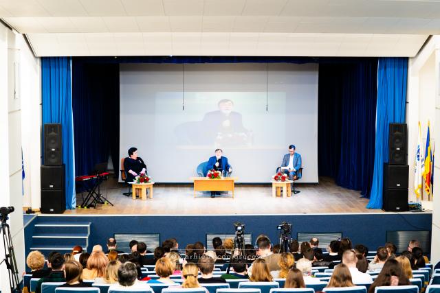 La Suceava, a avut loc Conferința „Perspective internaționale ale culturii naționale”