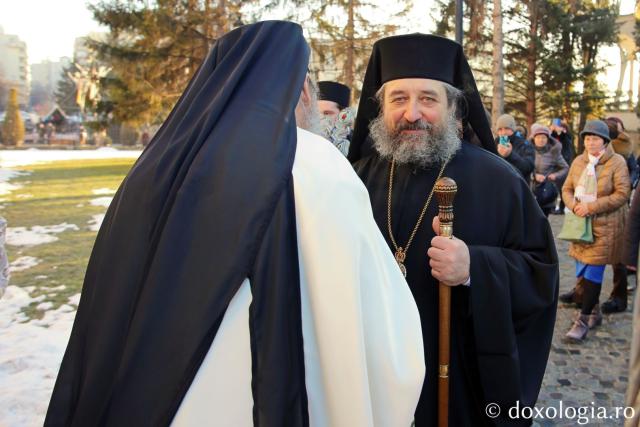 Slujbă arhierească la hramul Mănăstirii „Sfinții Trei Ierarhi” din Iași
