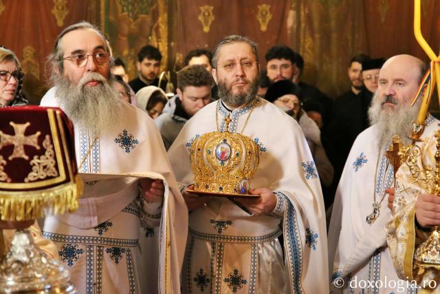 Slujbă arhierească la hramul Mănăstirii „Sfinții Trei Ierarhi” din Iași
