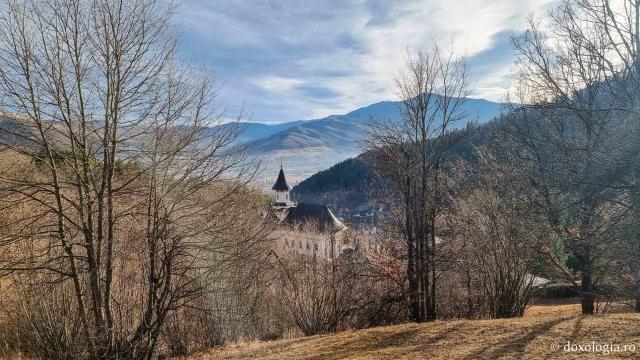 Clipe de răgaz la început de an – Mănăstirea Pângărați