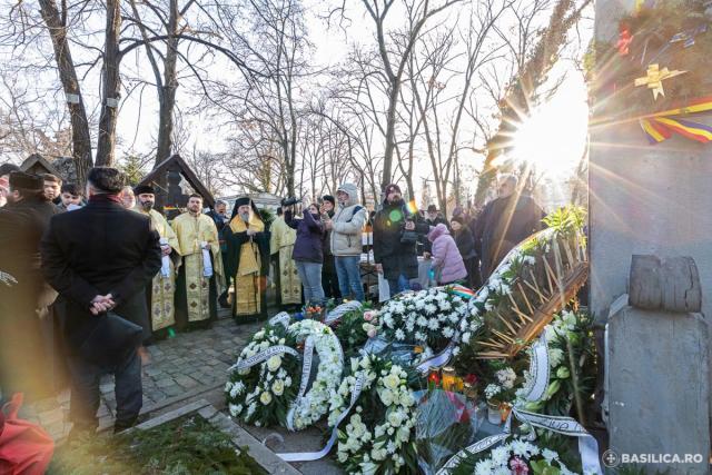 Sobor de slujitori la cimitirul Bellu