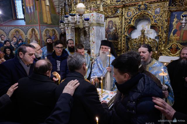Parastas la Mănăstirea Putna