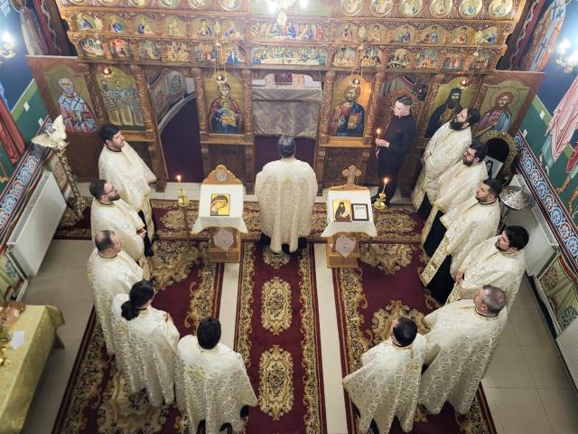 Sfinții Trei Ierarhi, ocrotitorii învățământului teologic, cinstiți la Seminarul din Dorohoi