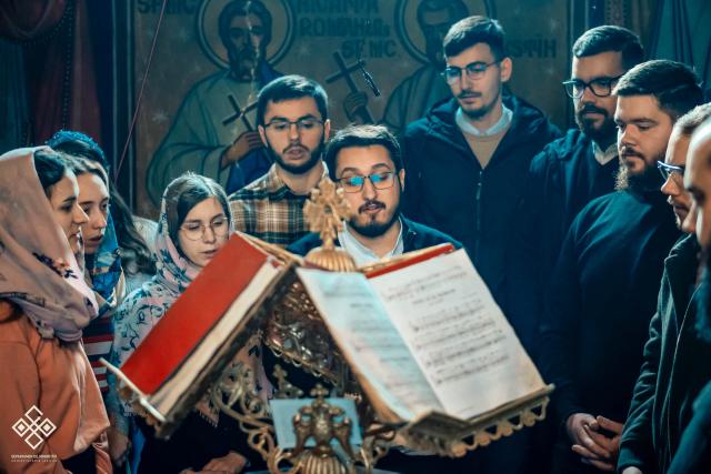 Liturghie misionară și activități de recreere pentru tinerii parohiei Păușești
